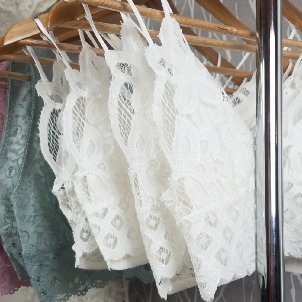 🌷 Winter White Crochet Look Lace Bralette M - Picture 5 of 8